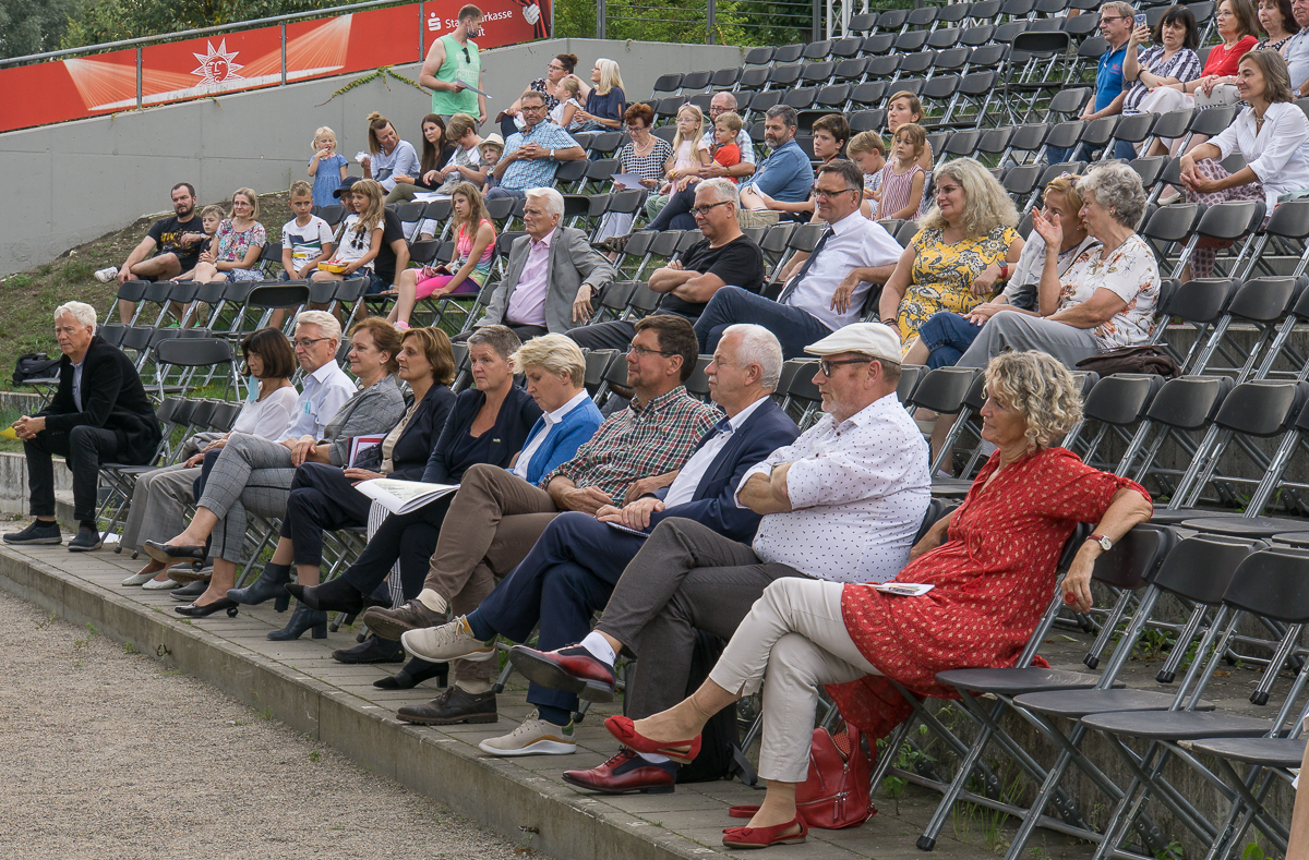 Foto: Ehrengäste Vertreter Politik Kultur FLOW 2020