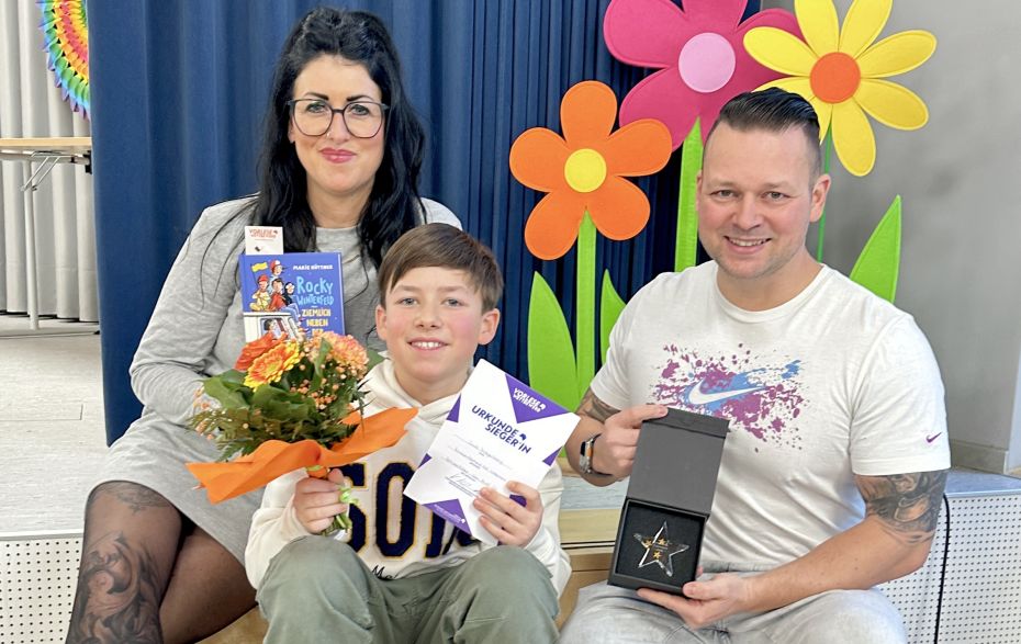 Foto: Luis K. mit Eltern Foto: Luis K. mit Eltern