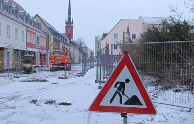 Foto: Baustellenschild in der Vierradener Straße