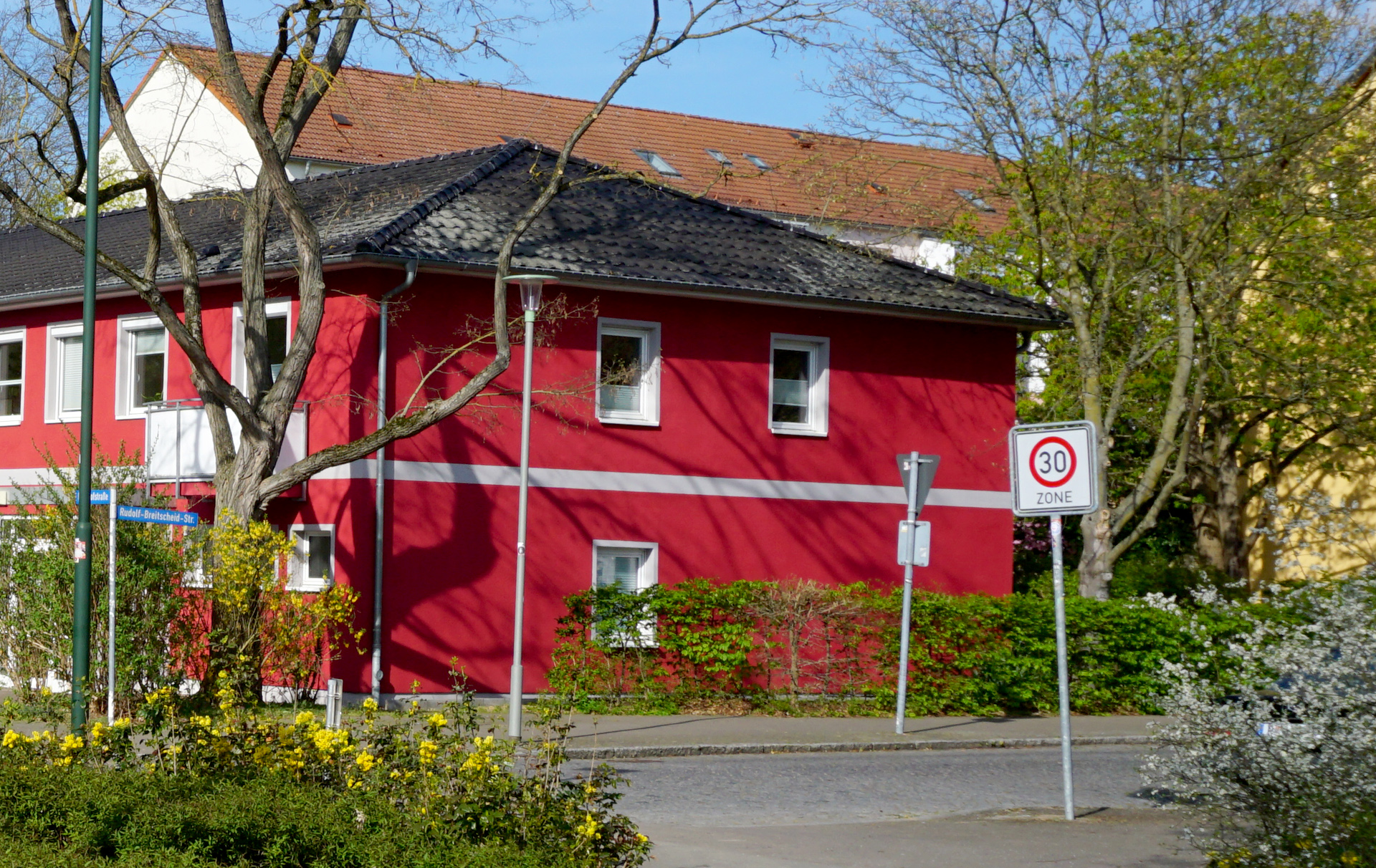 Foto: Tempo-30-Schild in der Rudolf-Breitscheid-Straße
