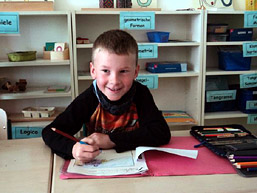Foto: Schüler beim Schreiben