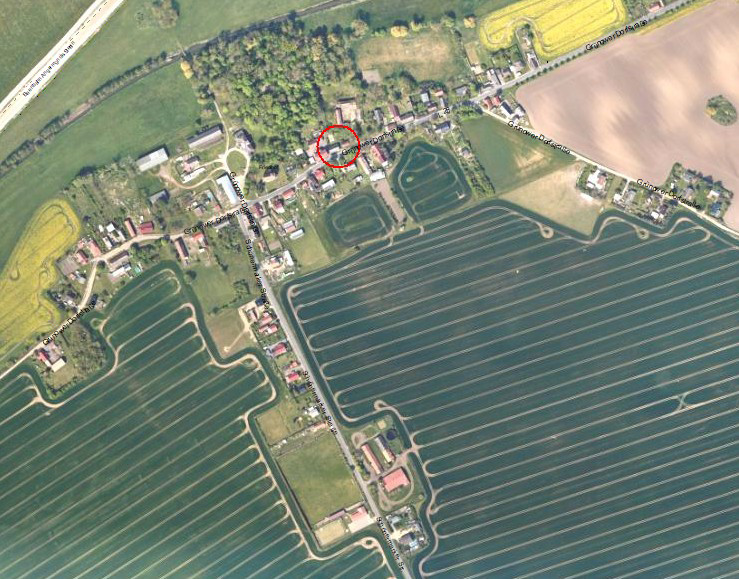 Luftbild mit roter Markierung Luftbild mit roter Markierung