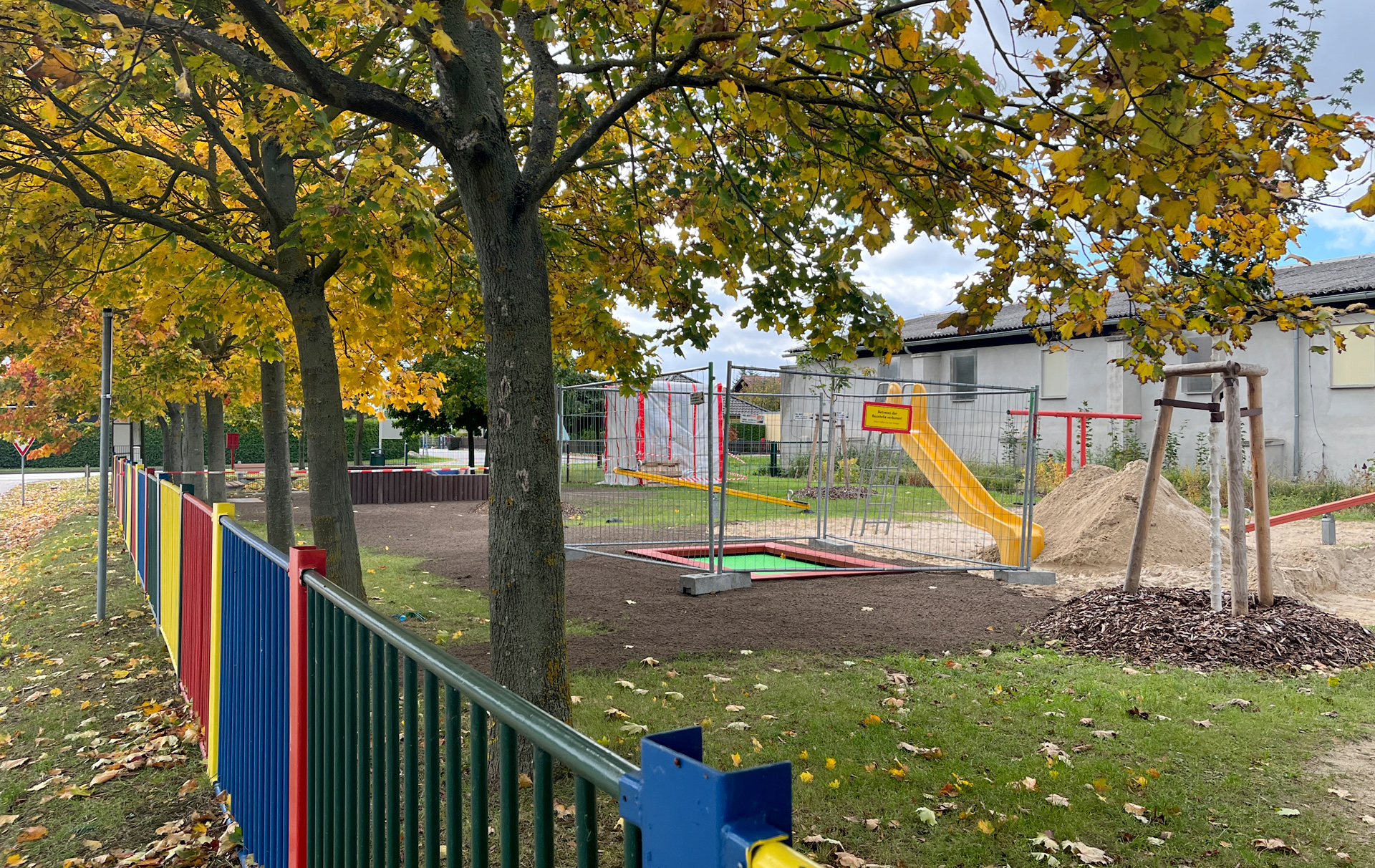 Foto: Absperrung von Spielgeräten