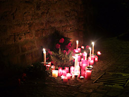 Foto: Kerzen zum Gedenken