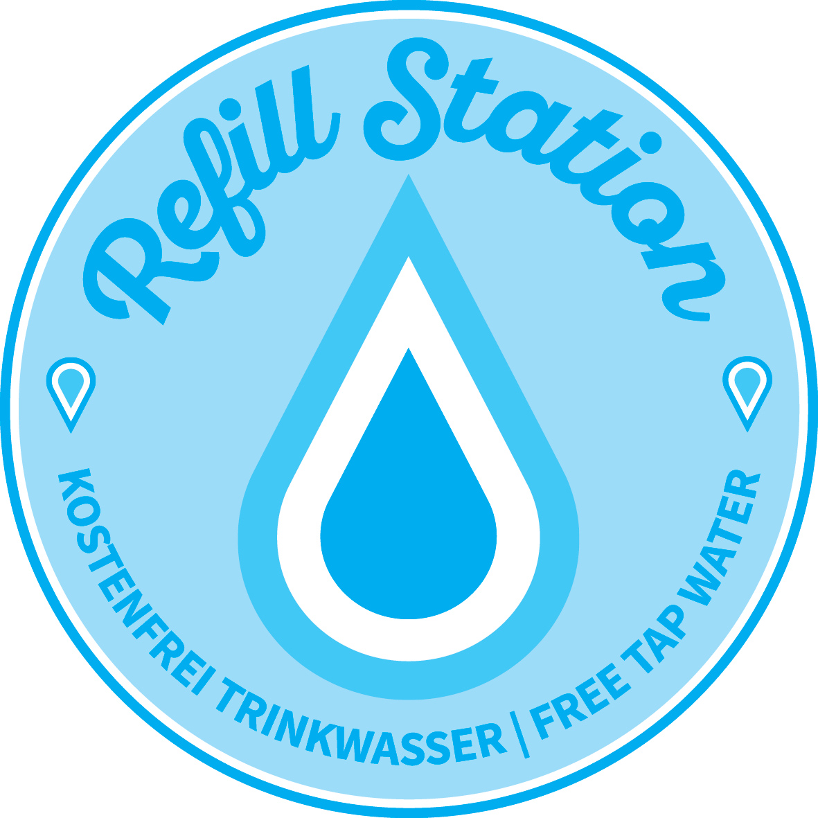 Grafik: runder blauer Button mit Wassertropfen und dem Text: Refill-Station | kostenfrei Trinkwasser