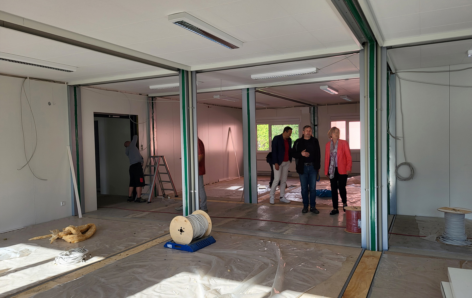 Foto: Kabelverlegung im Container