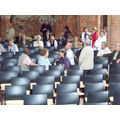 Foto: Teilnehmer sitzen auf den Stühlen im Kloster Zehden.