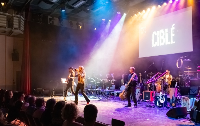 Foto: Cible auf der Bühne Foto: Cible auf der Bühne