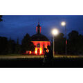 Foto vom 21. Juni 2020: Berlischky-Pavillon in rotem Licht
